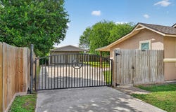 407 Fetick Avenue, Taft, TX 78390