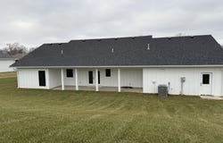 304 Meadow Ln, Marshall, MO 65340