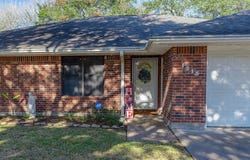 1213 Shadowlake Drive, Sealy, TX 77474