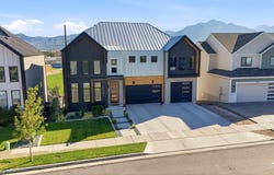 7641 S BRINKERHOFF Dr, West Jordan, UT 84084