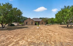 555 CIMARRON SQ, Poteet, TX 78065