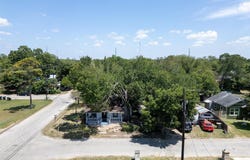 301 Holly Ave, Luling, TX 78648
