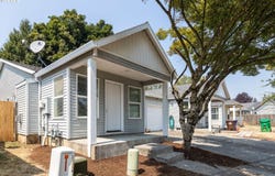 871 SW JUNCTION Pl, Gresham, OR 97080