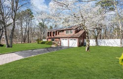 7 Hastings Drive, Ridge, NY 11961