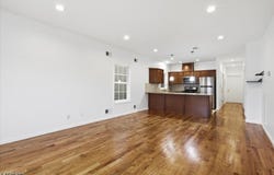 28 Davis St, Harrison Town, NJ 07029-2616