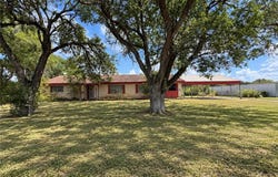 30 County Rd 245 E, Gonzales, TX 78629