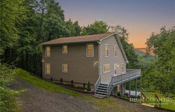 239 Honeysuckle Lane, Lansing, NC 28643