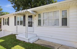 706 Main, Keyesport, IL 62253