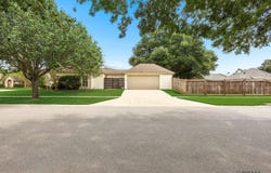 10412 E Springwind Ct, Baton Rouge, LA 70810