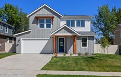 1823 BLUEGRASS Ave, Sandpoint, ID 83864
