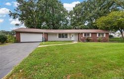 610 Laurel Dr, Waterloo, IL 62298