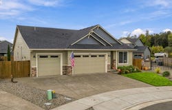 2944 NE DRIFT Ct, Albany, OR 97321