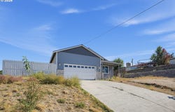 359 SW MADISON St, Madras, OR 97741