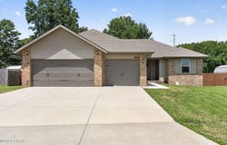 505 S Forest Lane, Republic, MO 65738