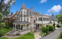 214 S STATE Street, Elgin, IL 60123
