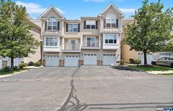 74 Mountainside Drive, Pompton Lakes, NJ 07442