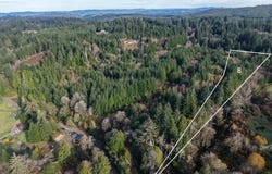 8 Pierson, CoosBay, OR 97420