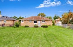 1161 W Grant Drive, Des Plaines, IL 60016