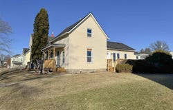 1405 7th Avenue, Belle Plain, IA 52208