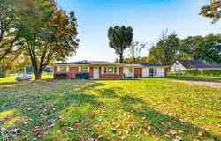 5411 W Ohio Ridge Road, Columbus, IN 47201