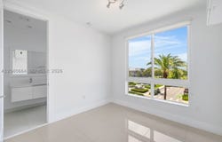 10471 NW 66th St, Doral, FL 33178