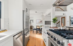 11 Mast St, Los Angeles, CA 90292
