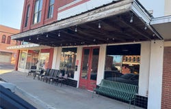 303 Main St, Smithville, TX 78957
