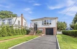 16 Netz Place, Albertson, NY 11507