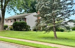 172 BLACKTHORNE LN, ASTON, PA 19014