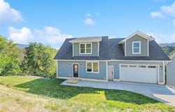 148 Amblers Knoll Road, Weaverville, NC 28787