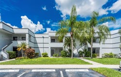 161 Lakeview Dr, Weston, FL 33326