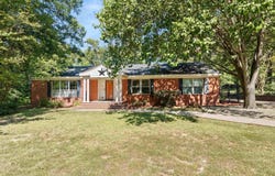 6 Lindsey Ln, Longview, TX 75601