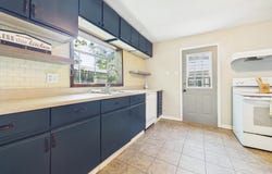 9 Dixie Drive, Anderson, IN 46016