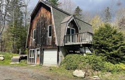 33 Forrest Lane, Newfane, VT 05345
