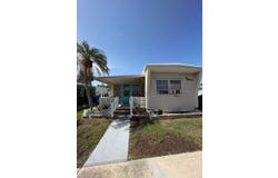 44 Saunders Ave, Largo, FL 33773