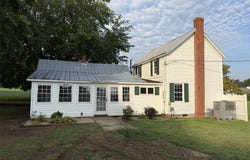 728 Greys Point Road, Topping, VA 23169