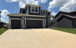 1242 Hillmann Lane, Warrensburg, MO 64093
