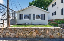157 Maplewood Ave, Gloucester, MA 01930