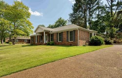 129 Regent Ln, Florence, AL 35630