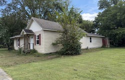 608 E 8th Street, Metropolis, IL 62960