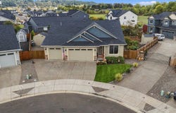 2944 NE DRIFT Ct, Albany, OR 97321