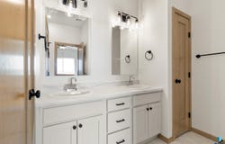 2405 E Jetty Pl, Sioux Falls, SD 57108