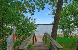 817 Oakwood Dr, Devils Lake, ND 58301