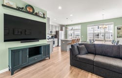 218 Timberleaf Circle, Roselle, IL 60172