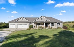 1582 N River Trail, Winterset, IA 50273