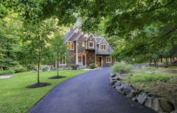 45 Chardavoyne Road, Warwick, NY 10990