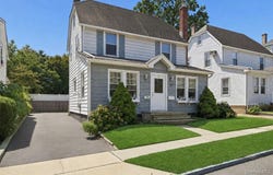 36 Hawthorne Street, Williston Park, NY 11596