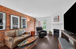 1920 Hunting Lake Court, St Louis, MO 63122