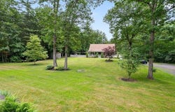 115 River Rd, Rutland, MA 01543