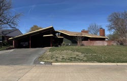 1806 Mockingbird Ln, Enid, OK 73703-1575